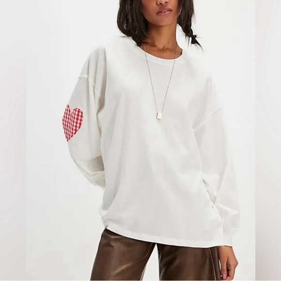 NWT DAYDREAMER Gingham Heart Sleeve Patch Long Sleeve Tee Vintage White One Size - Picture 2 of 16